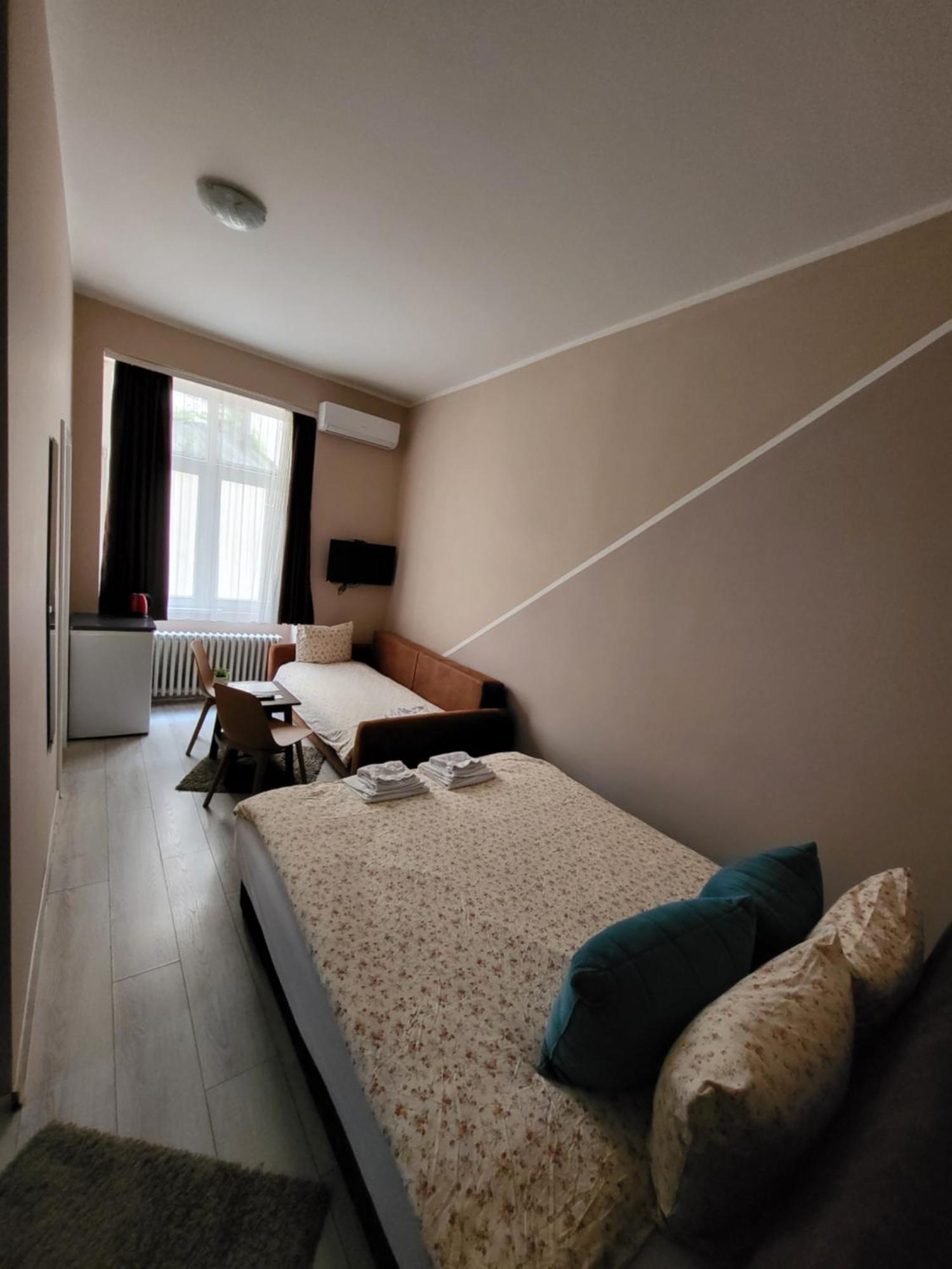 Hostel Fine Belgrad Zimmer foto